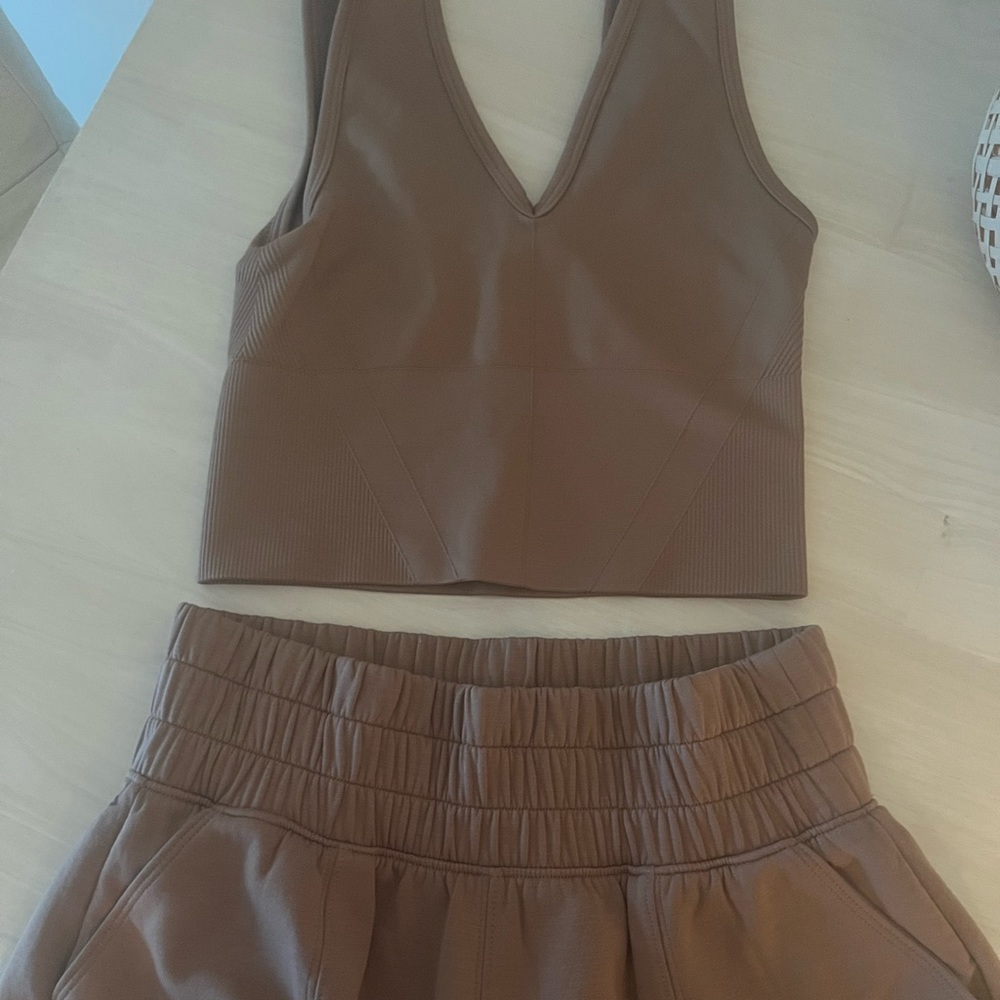 NWOT Abercrombie & Fitch Tan/Brown workout set XS
